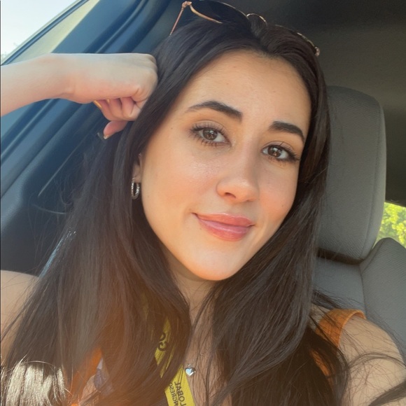 Meet your Posher, Jennifer - Picture 1 of 1